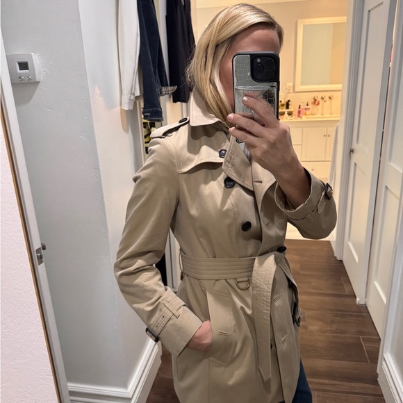 Burberry Sandringham Double-Breasted Trench Coat in mid-length size uk 10 - Picture 2 of 11